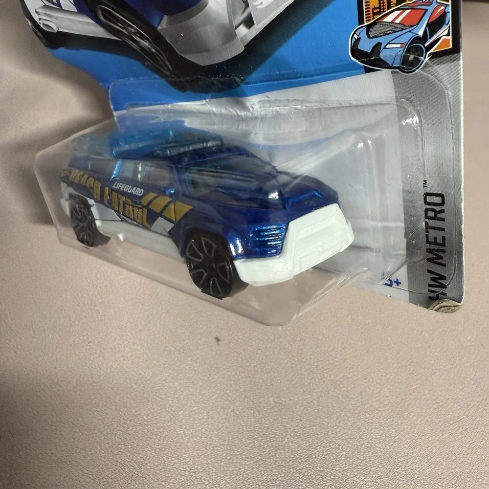 Hot Wheels Surf‎ Duty Lifeguard Truck Let's Race Netflix HW Metro 2/10